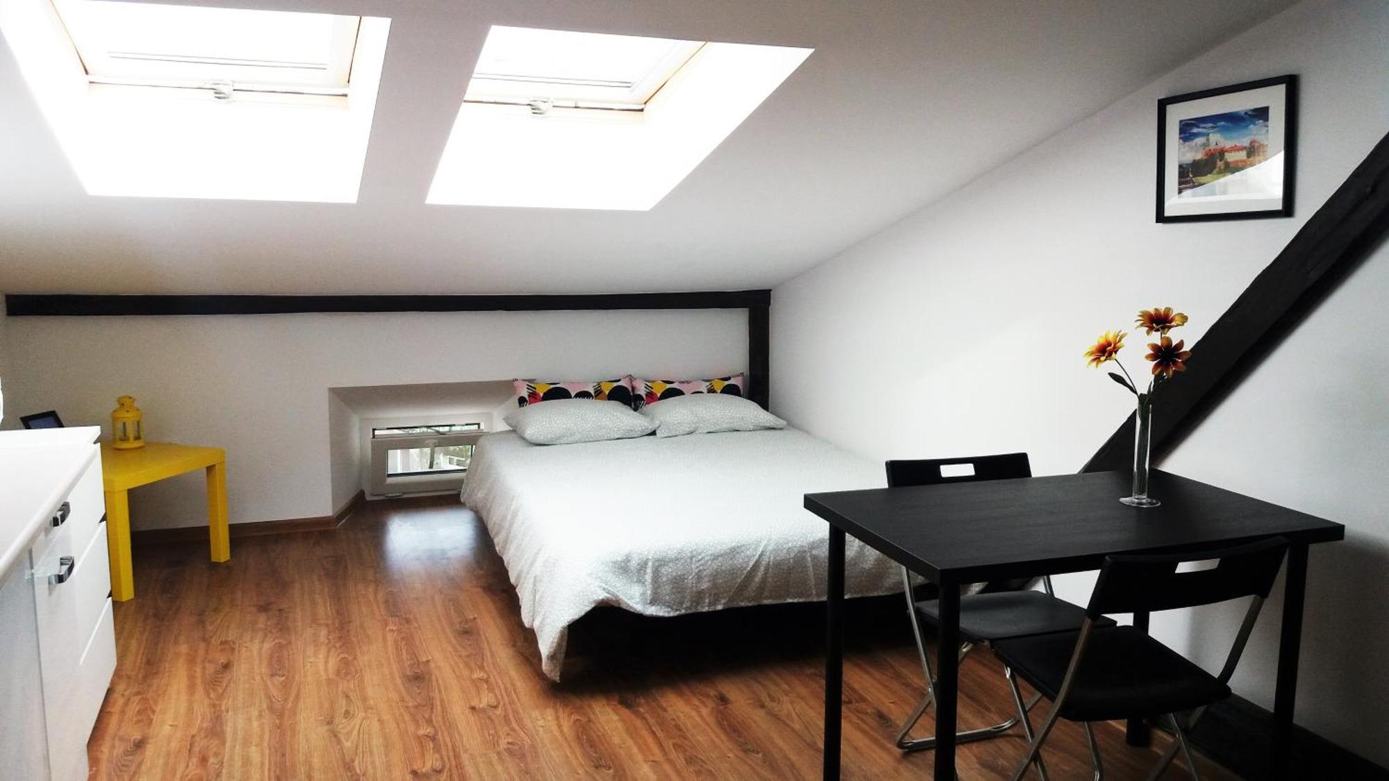 Nice Attic Studio Close To Old Town Air Conditioning - Klimatyzacja Krakow Bagian luar foto